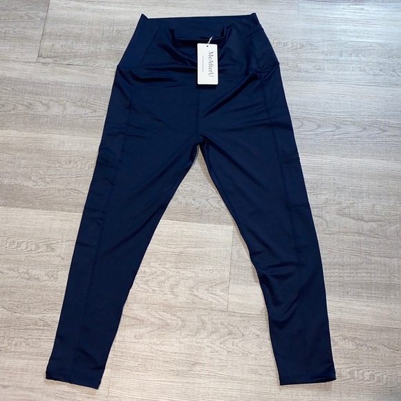 NWT Butter Soft Navy Leggings with Pockets - Picture 2 of 9